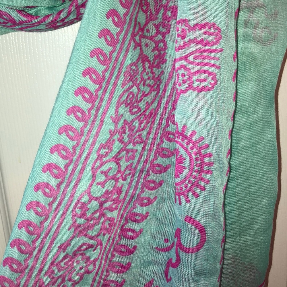🍩$5 Must Bundle🍩 Turquoise & Pink Scarf - Picture 2 of 2